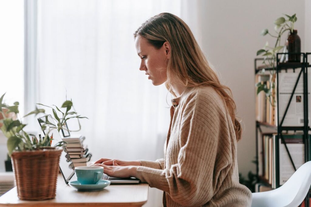 AI for Freelancers: 10 Tools That Win You More Clients